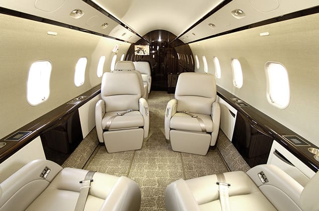 Challenger 300 image 2