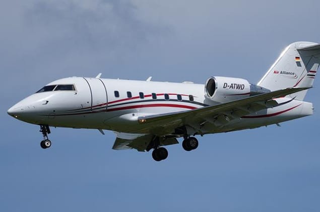 Challenger 604 image 1