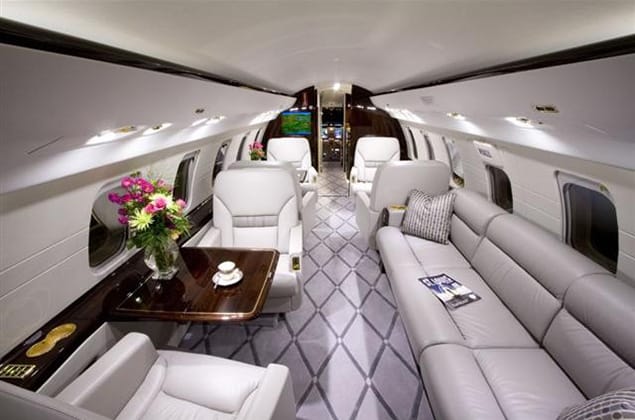 Challenger 605 image 2