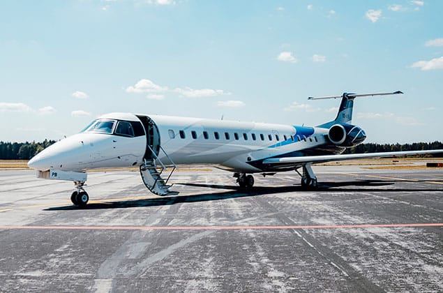 Embraer 145 image 1