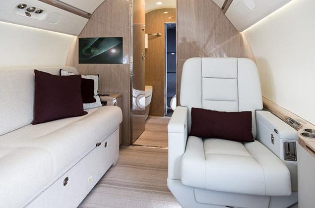 Gulfstream G550 image 2